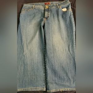 Jordache Low Rise Stretch Capri